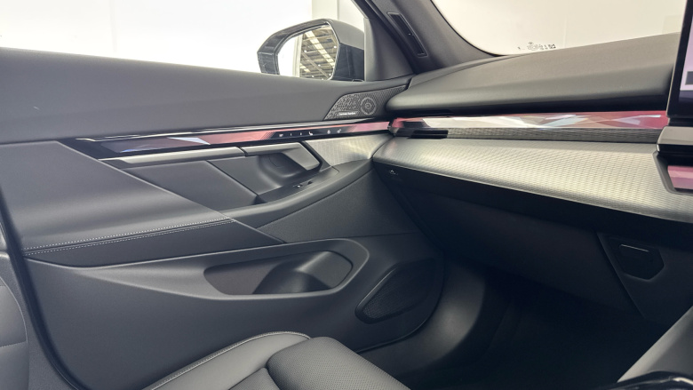 BMW 5 Series 550e xDrive M Sport Pro 4dr Auto [Tech+/Comfort+] Saloon